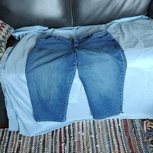 Women's Denim Capris